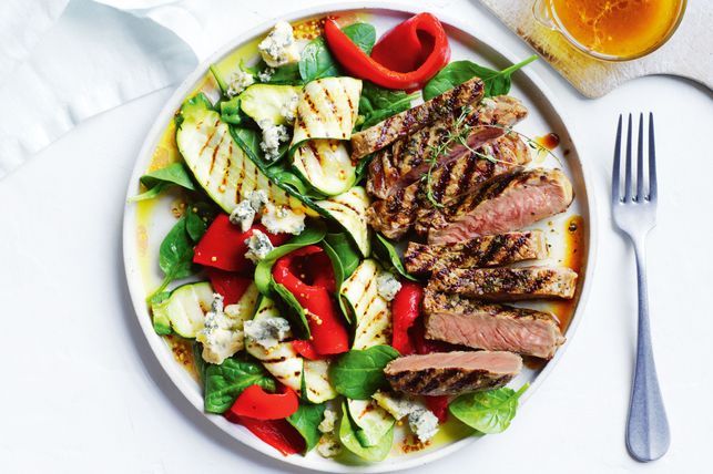 Healthy Bites Recipe: Pepper and thyme beef with zucchini salad