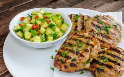 Healthy Bites Recipe: Grilled Turkey Burgers with Cucumber Salad